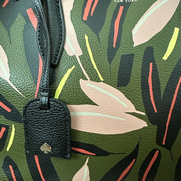 Kate Spade Eva medium zippered satchel in Modern Feather - Picture 2 of 8